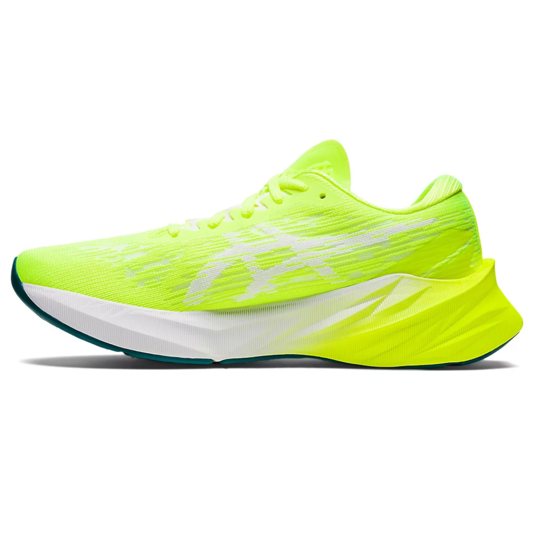 Tênis Asics Novablast 3 Verde fluorescente e Branco