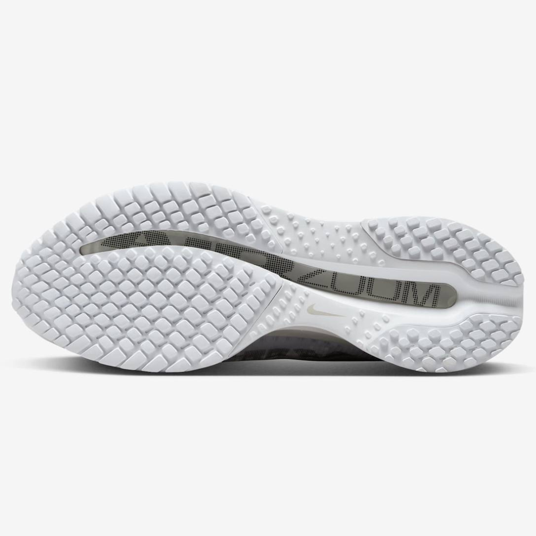Tênis Nike Pegasus Premium - Branco/Cinza