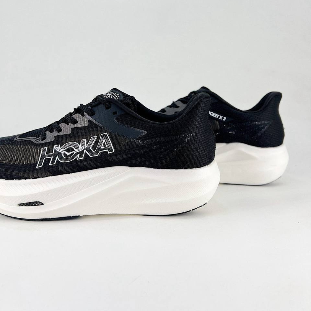 Tênis Hoka Rocket X 3 Unissex - Preto/Branco