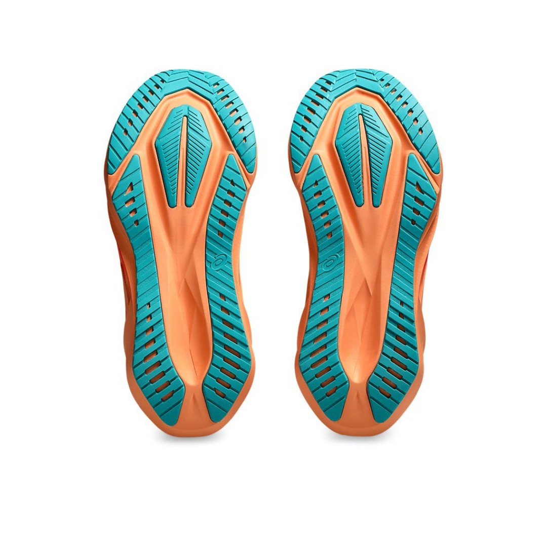 Tênis Asics Novablast 5 - Verde com Laranja