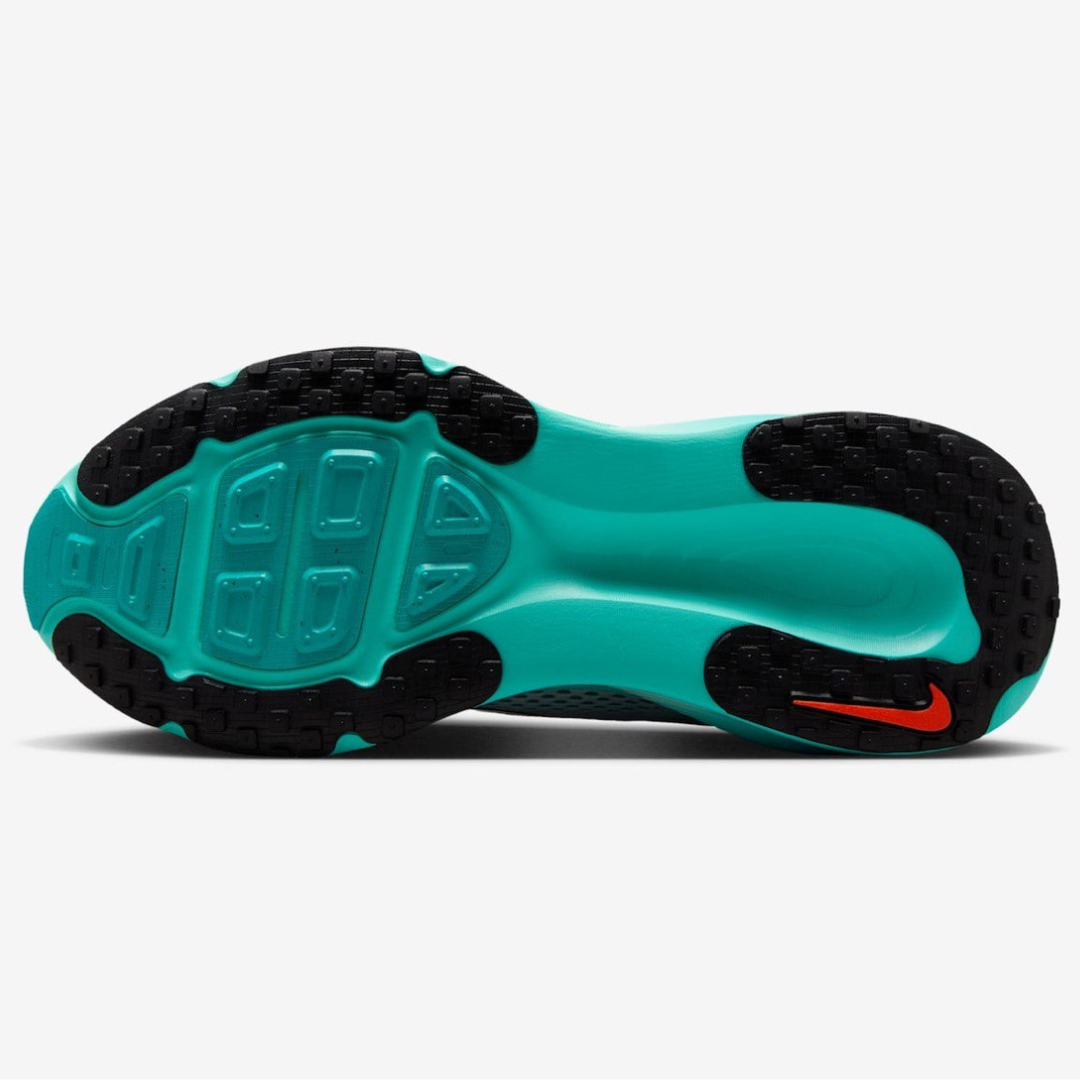 Tênis Nike Vomero 18 - White/Dusty Cactus
