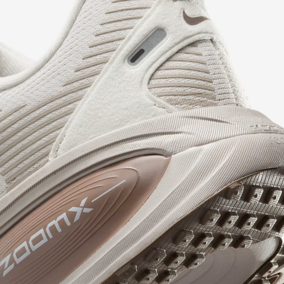 Tênis Nike Vomero 18 - Marrom-Vison