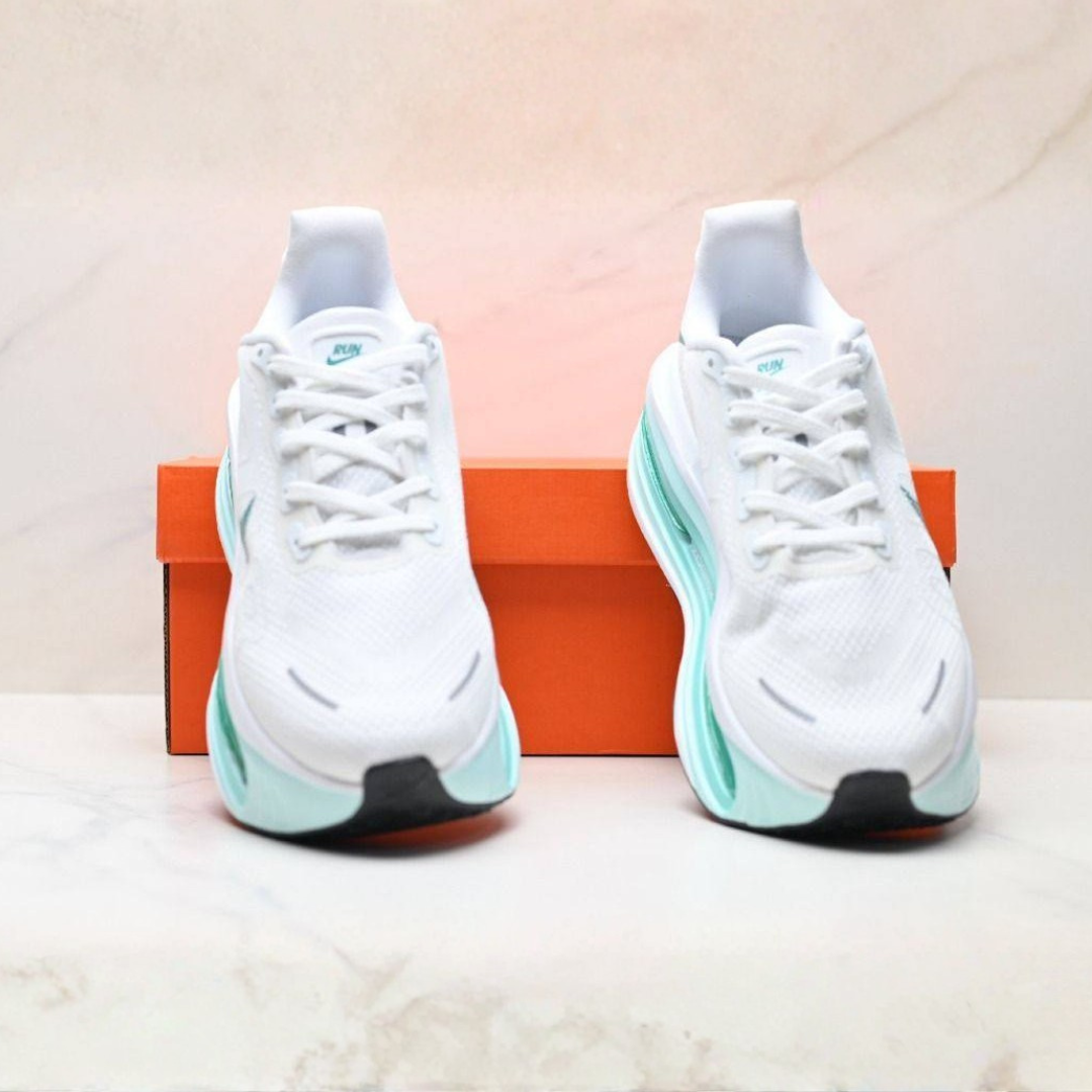 Tênis Nike Vomero Premium - Branco/Verde