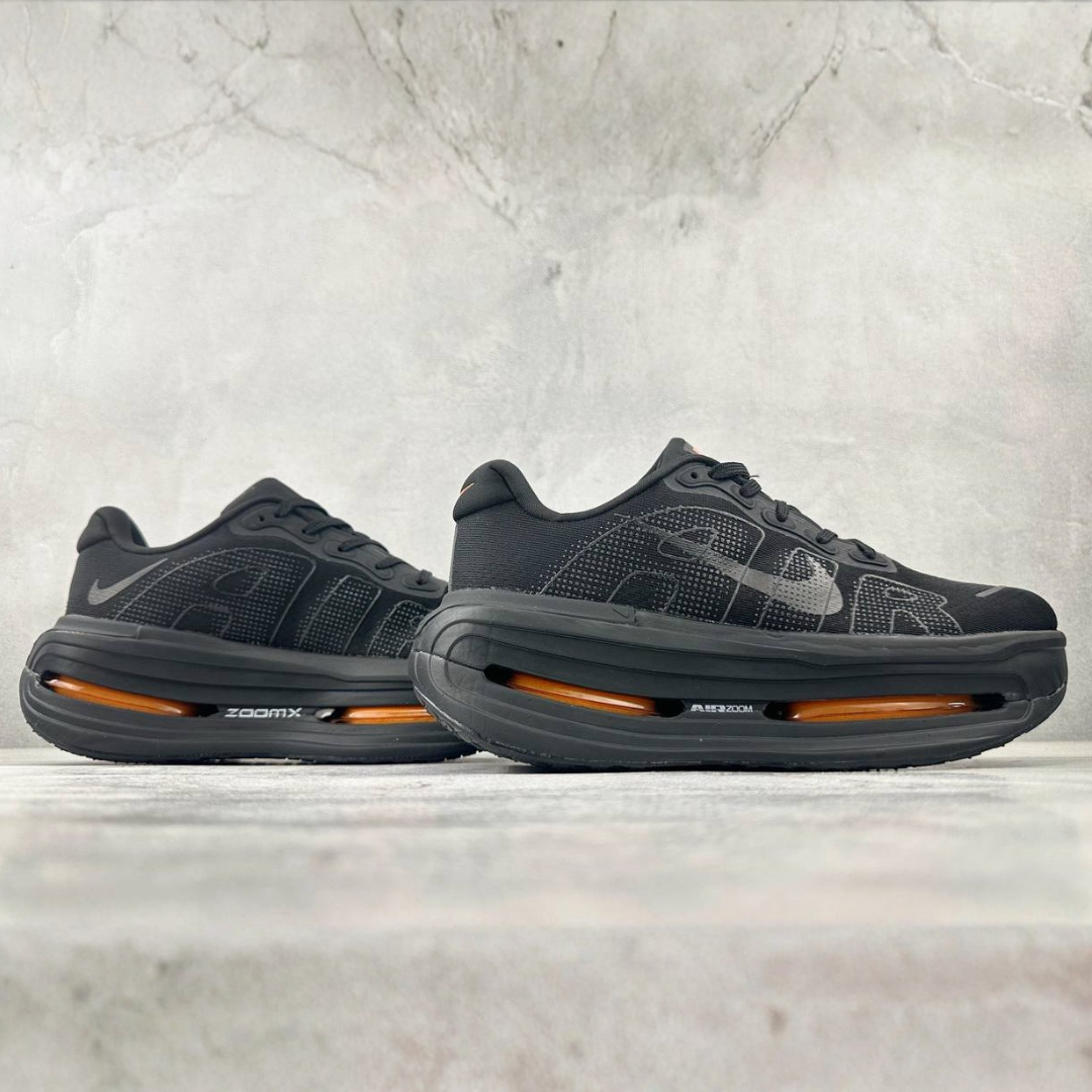 Tênis Nike Vomero Premium - Preto/Laranja
