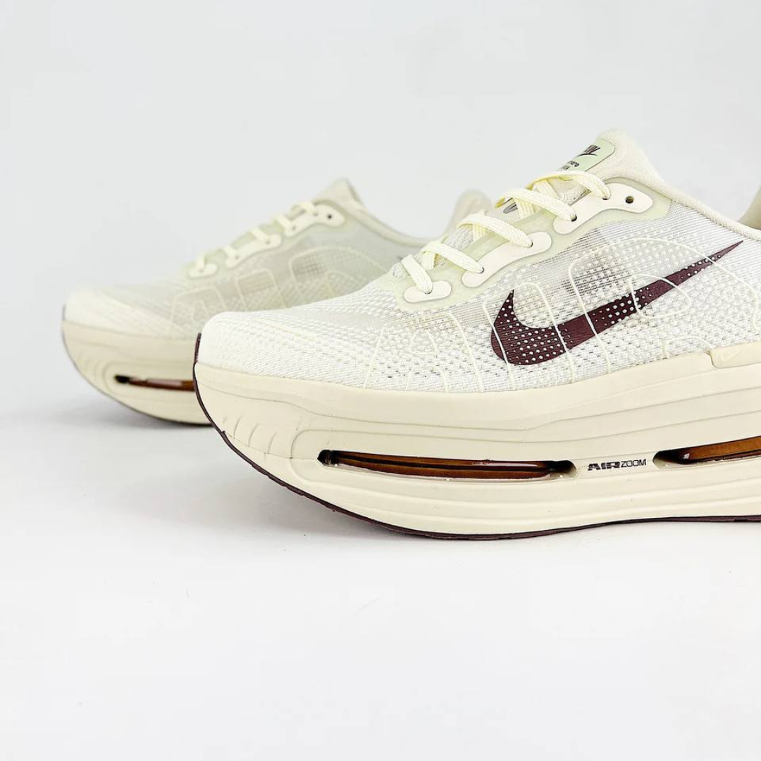 Tênis Nike Vomero Premium - Bege/Marrom