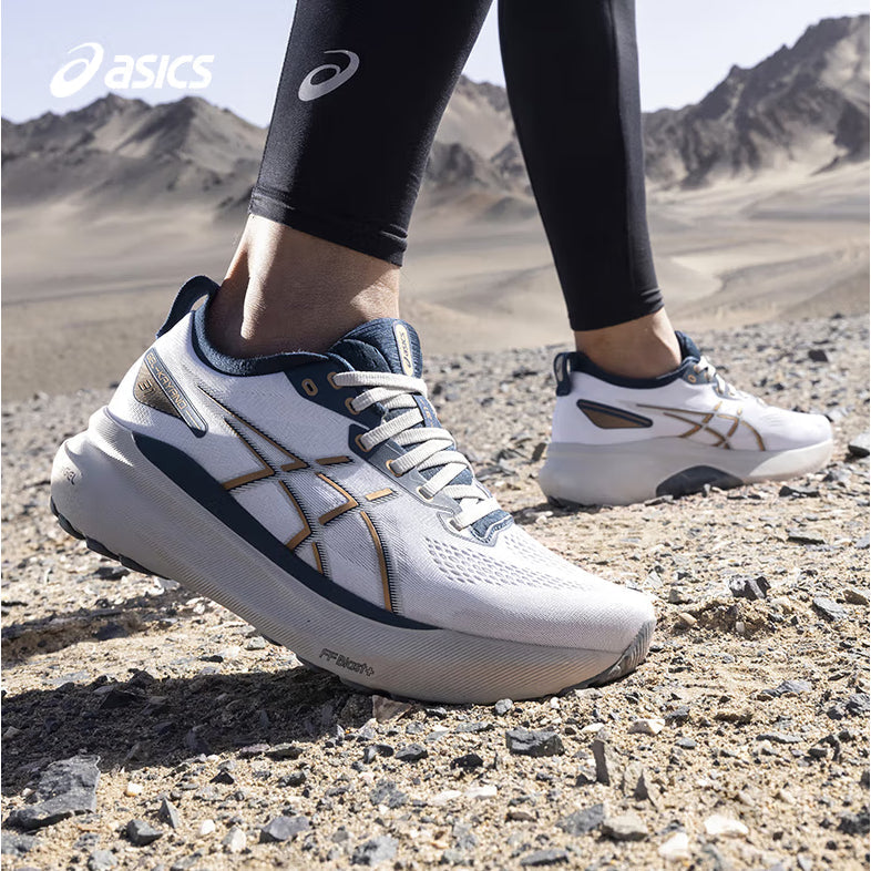 Tênis Asics Gel-Kayano 31 Branco com Azul Marinho e Dourado