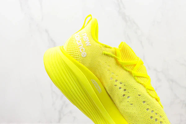Tênis New Balance Fuelcell Supercomp Elite V3 - Amarelo