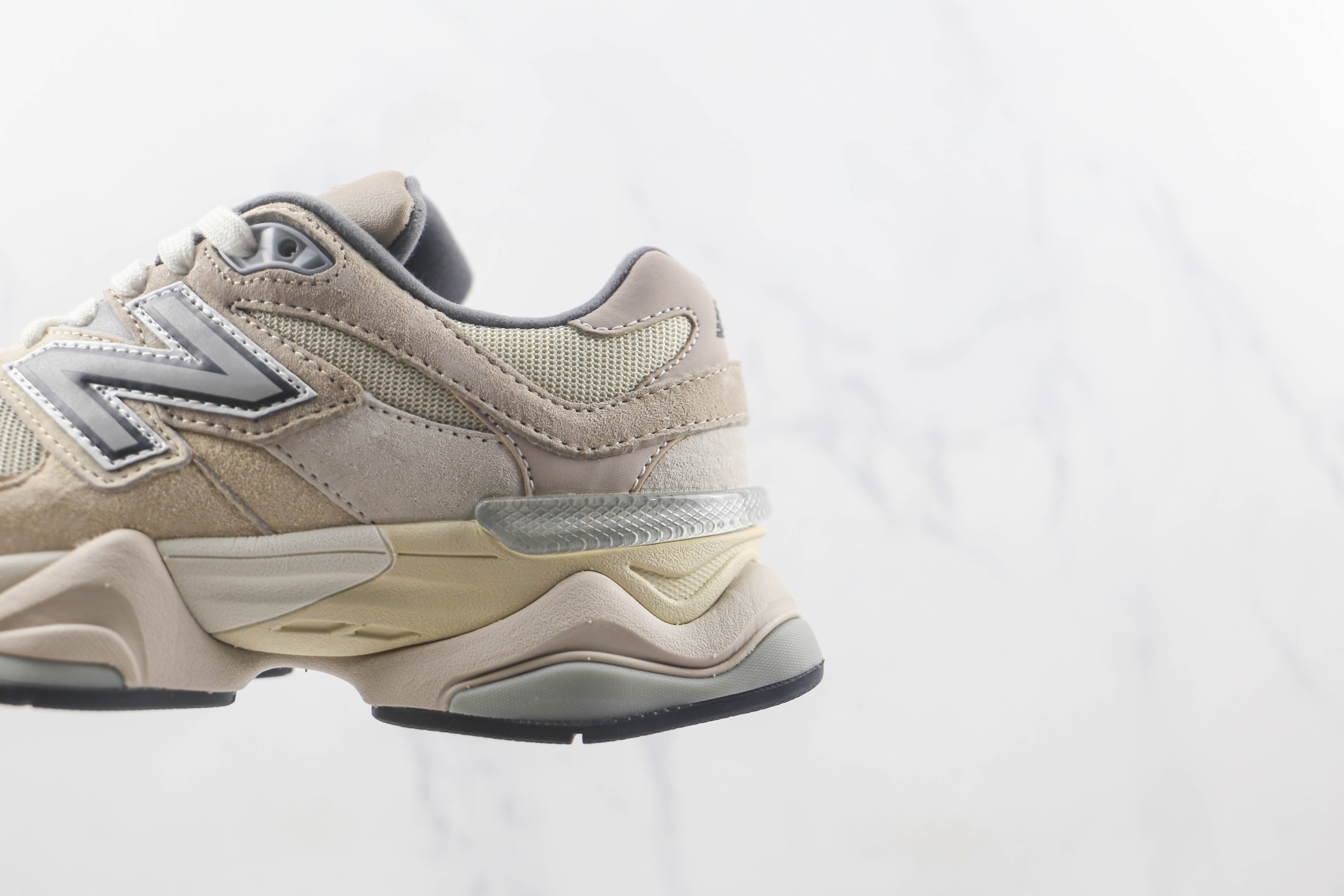 Tênis New Balance 9060 Sea Salt