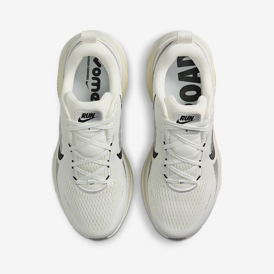 Tênis Nike Vomero 18 - Branco/Bege