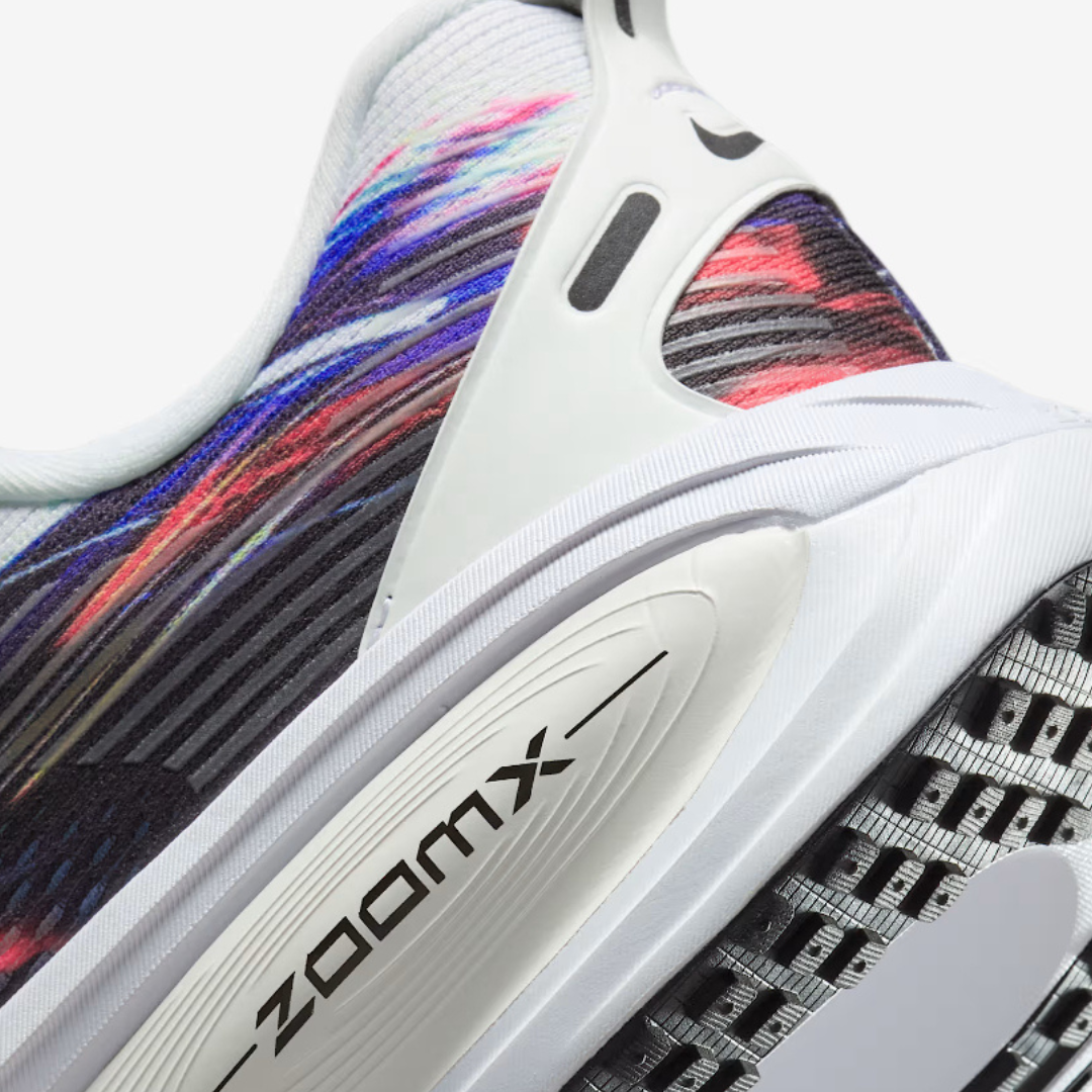 Tênis Nike Vomero 18 - Multicolor