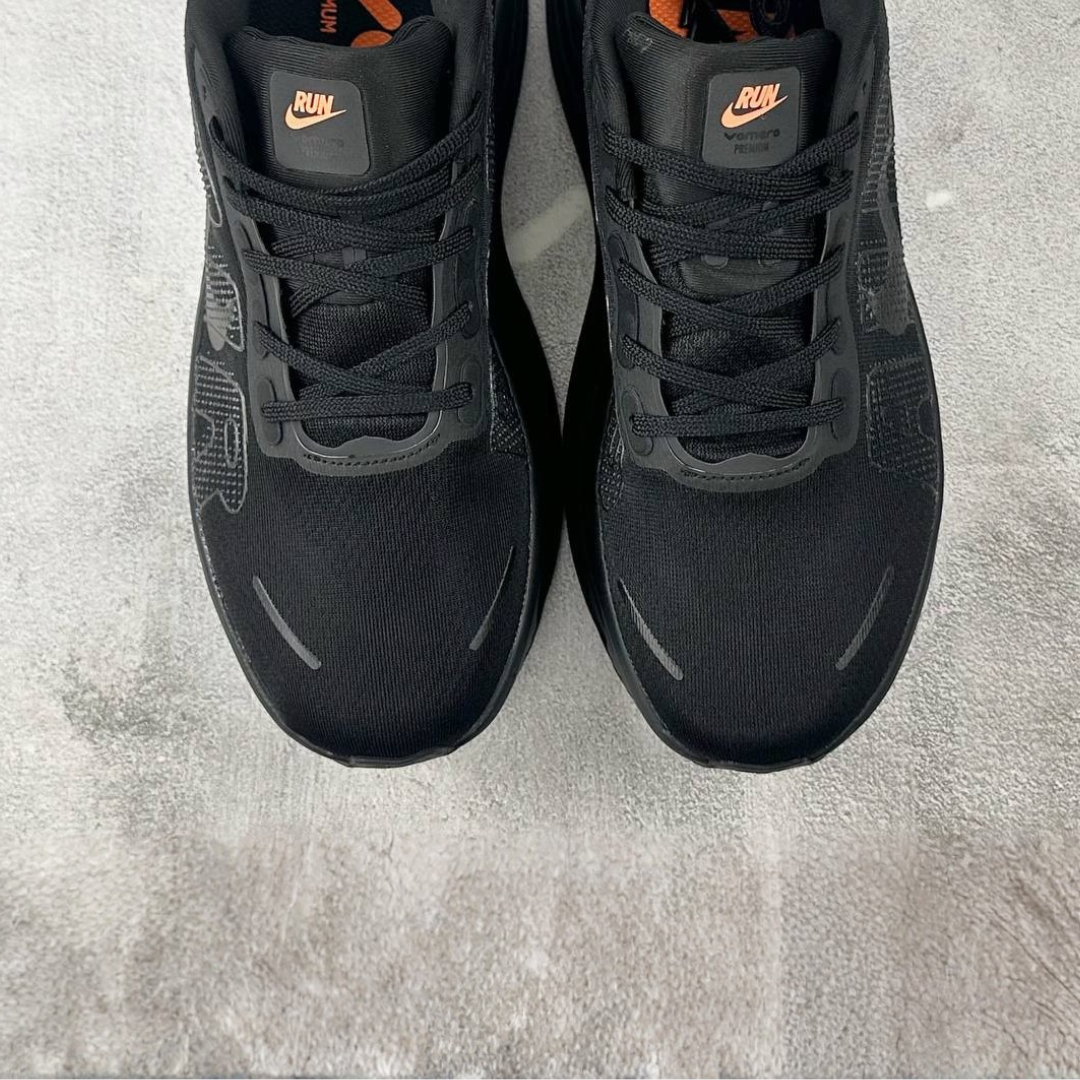 Tênis Nike Vomero Premium - Preto/Laranja