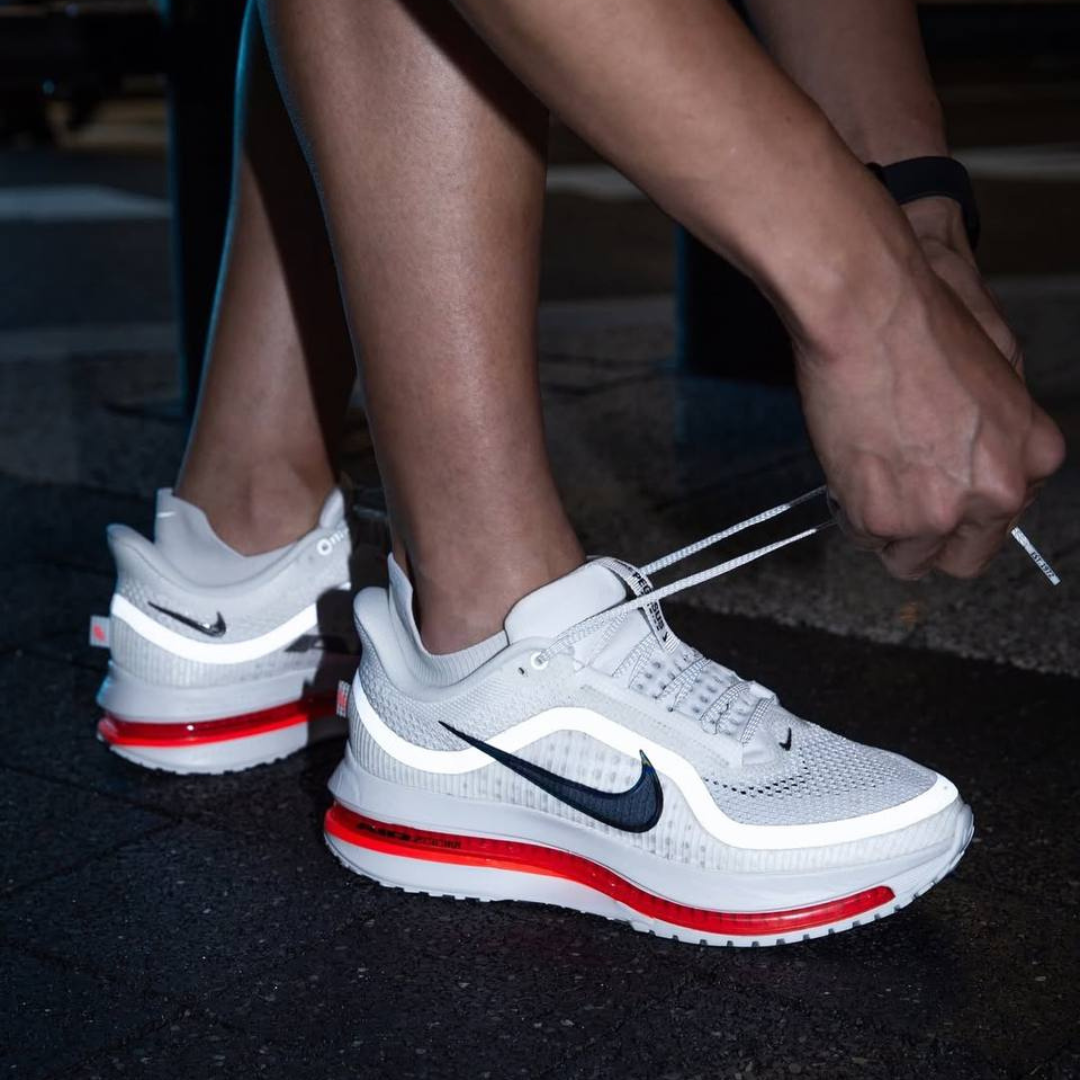 Tênis Nike Pegasus Premium - Branco/Vermelho