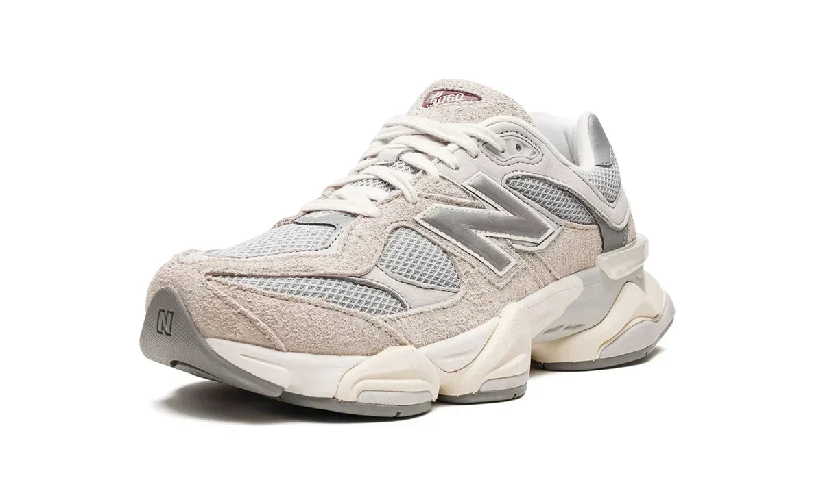 Tênis New Balance 9060 Lunar New Year Timberwolf Grey