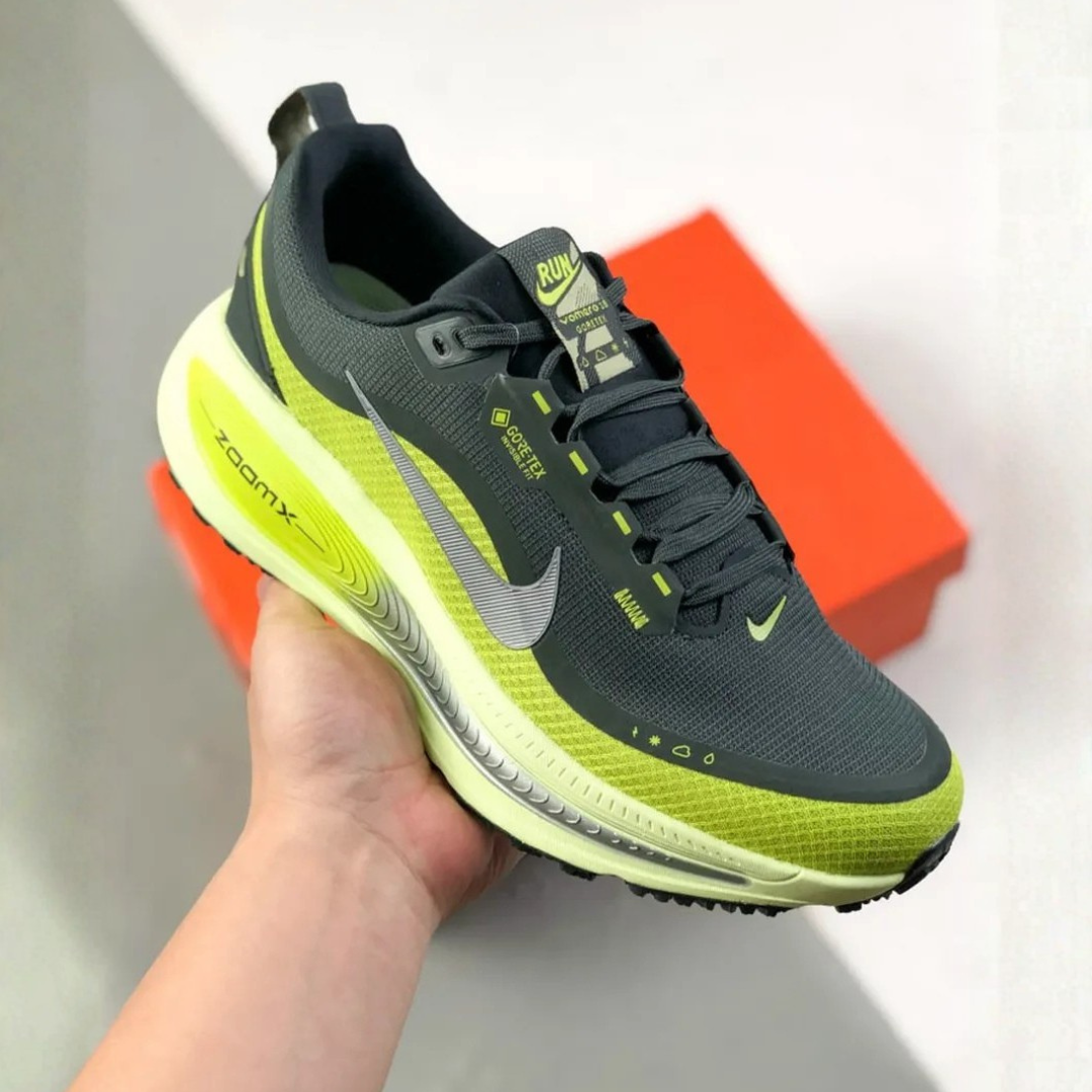 Tênis Nike Vomero 18 GORE-TEX - Verde Escuro/Verde Neon
