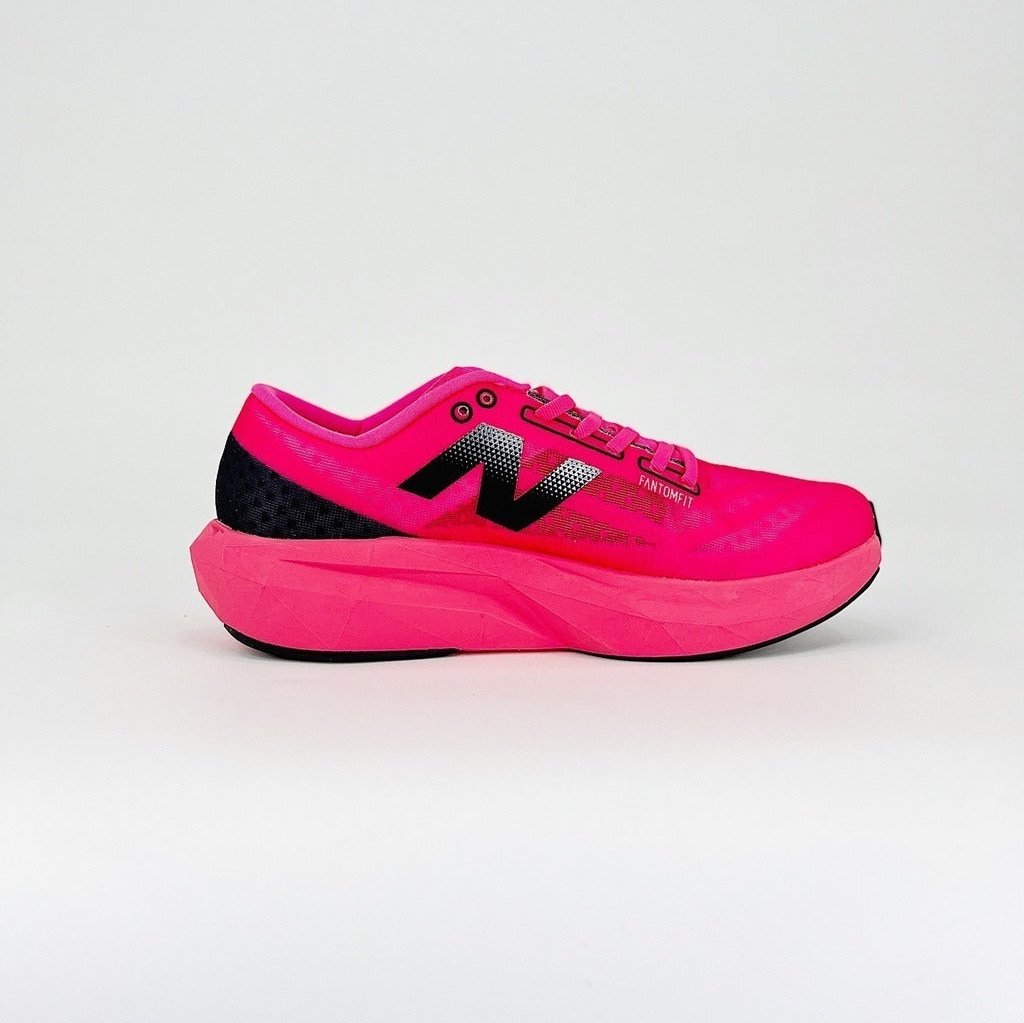 Tênis New Balance FuelCell Rebel V4 - Rosa