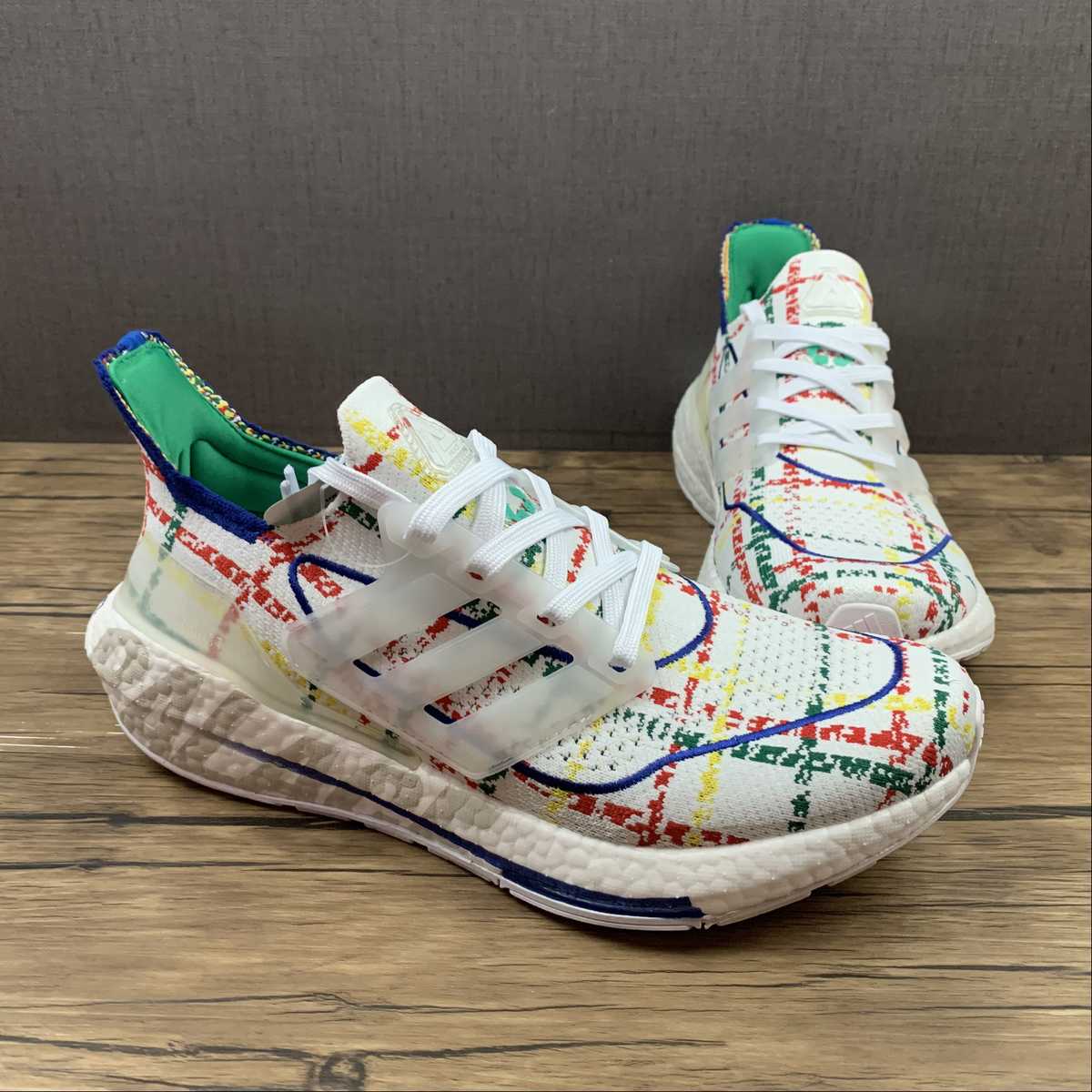 Tênis Adidas Ultraboost 21 White Multicolor
