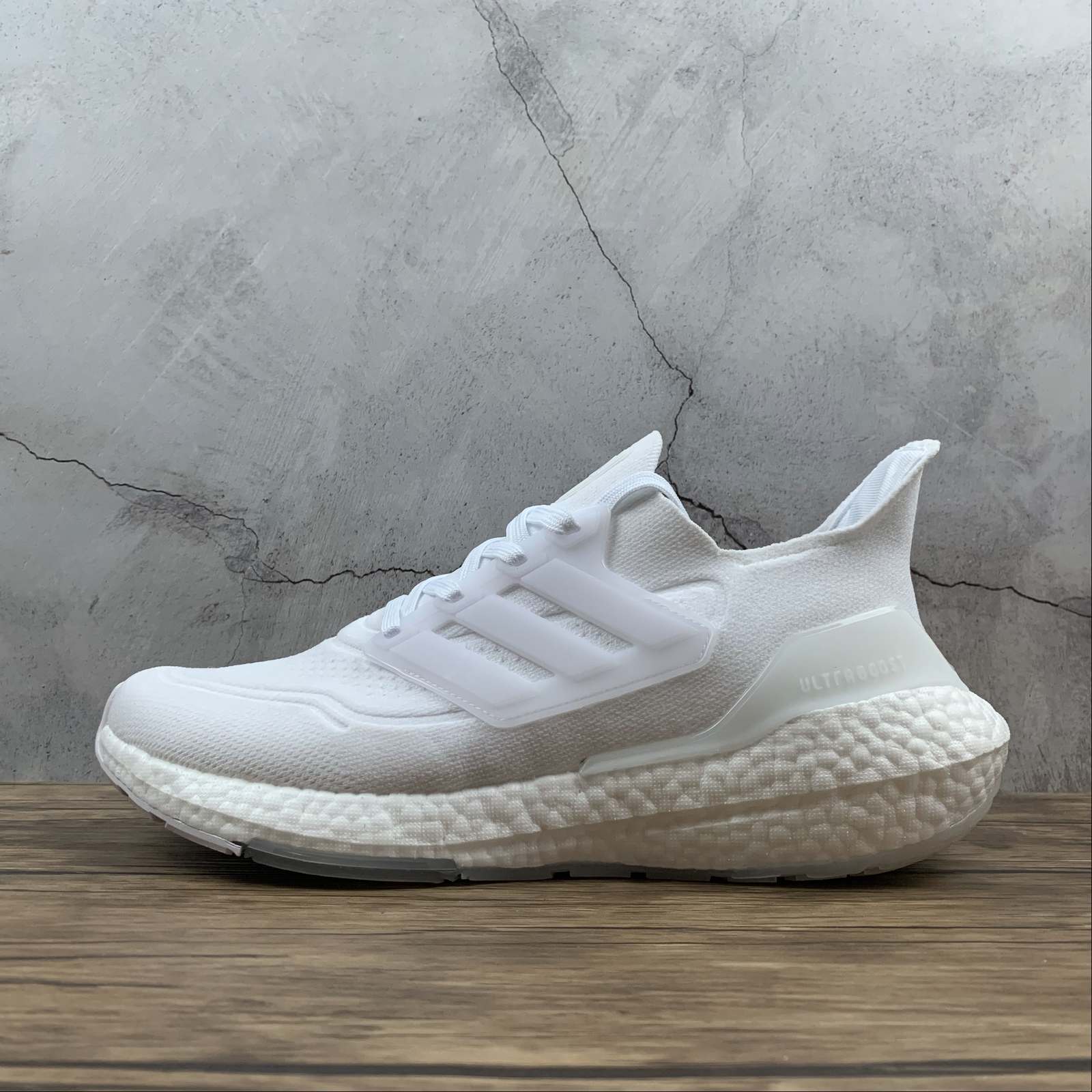 Tênis Adidas Ultraboost 21 White