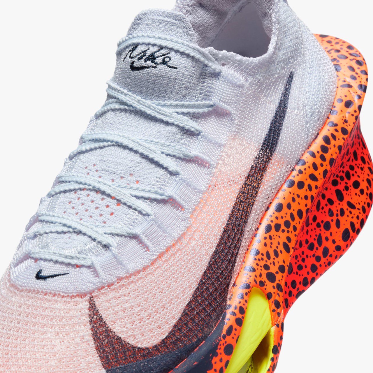 Tênis Nike ZoomX ALPHAFLY Next% 3 - Laranja edição limitada
