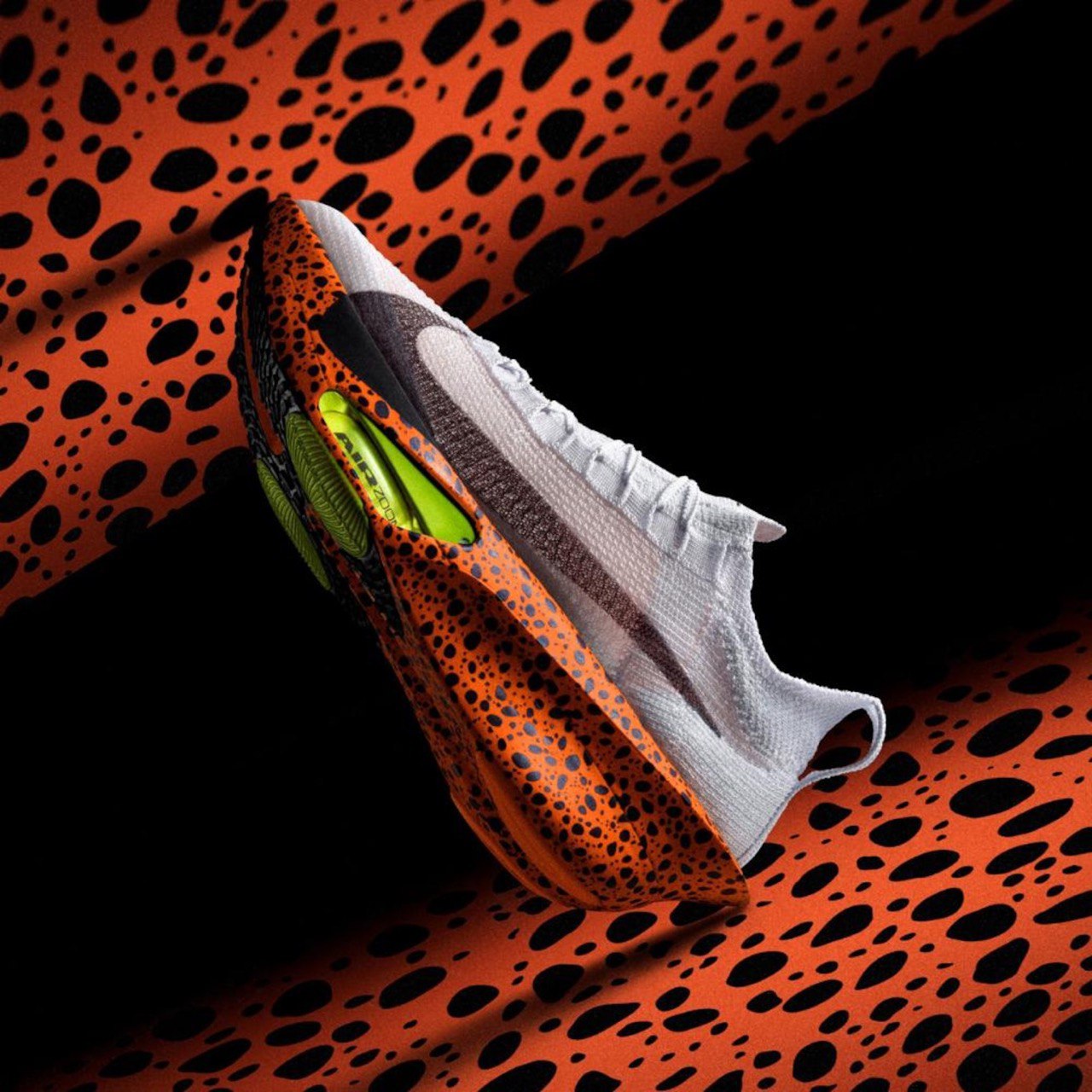 Tênis Nike ZoomX ALPHAFLY Next% 3 - Laranja edição limitada