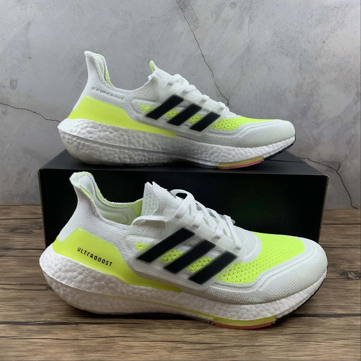 Tênis Adidas Ultraboost 21 Branco Verde