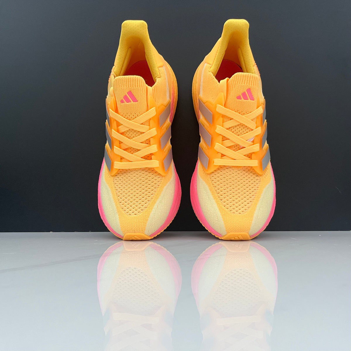 Tênis Adidas Ultraboost 5 Laranja Rosa