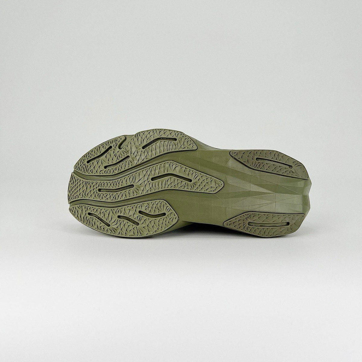 Tênis New Balance FuelCell Rebel V4 - Verde militar