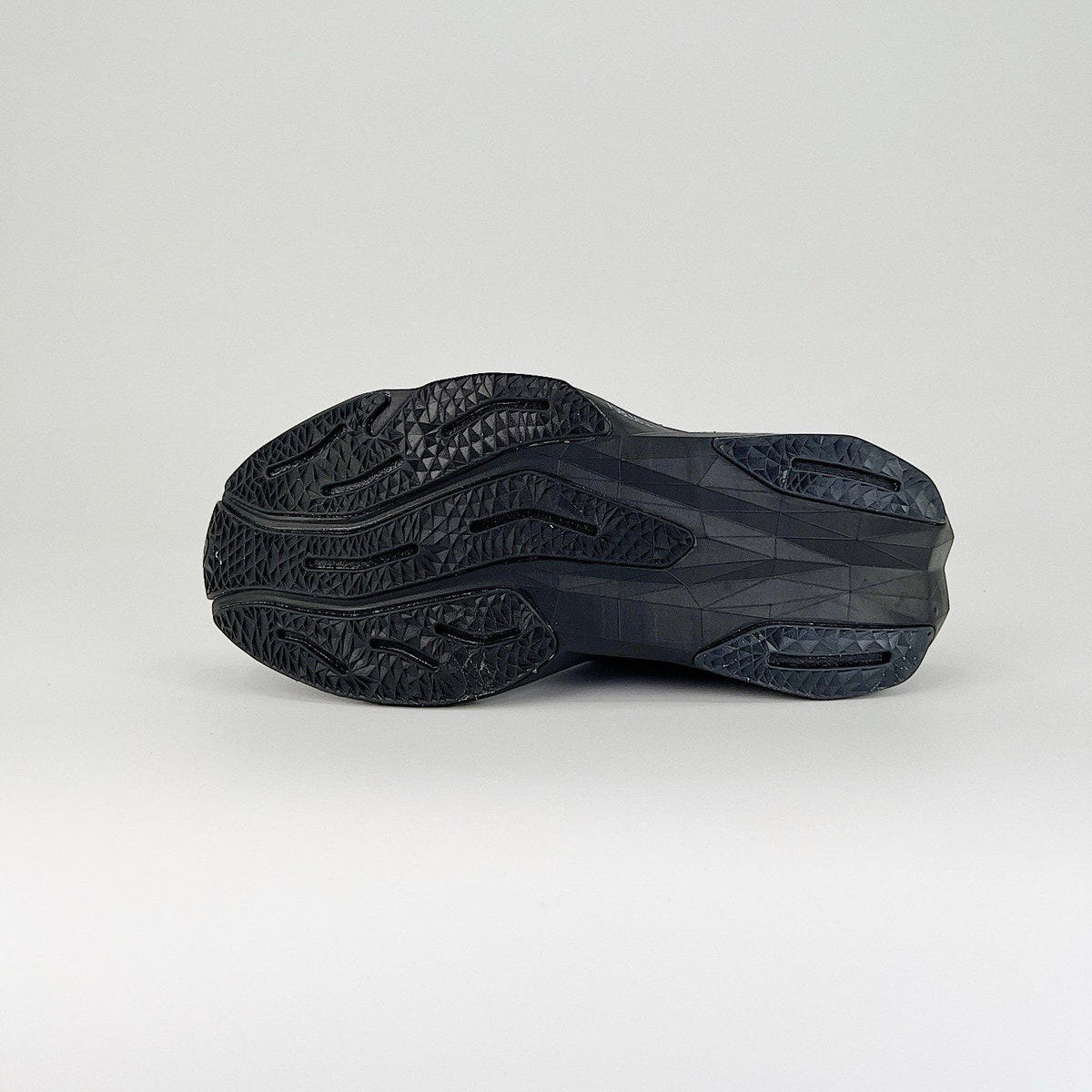 Tênis New Balance FuelCell Rebel V4 - Balck/Preto