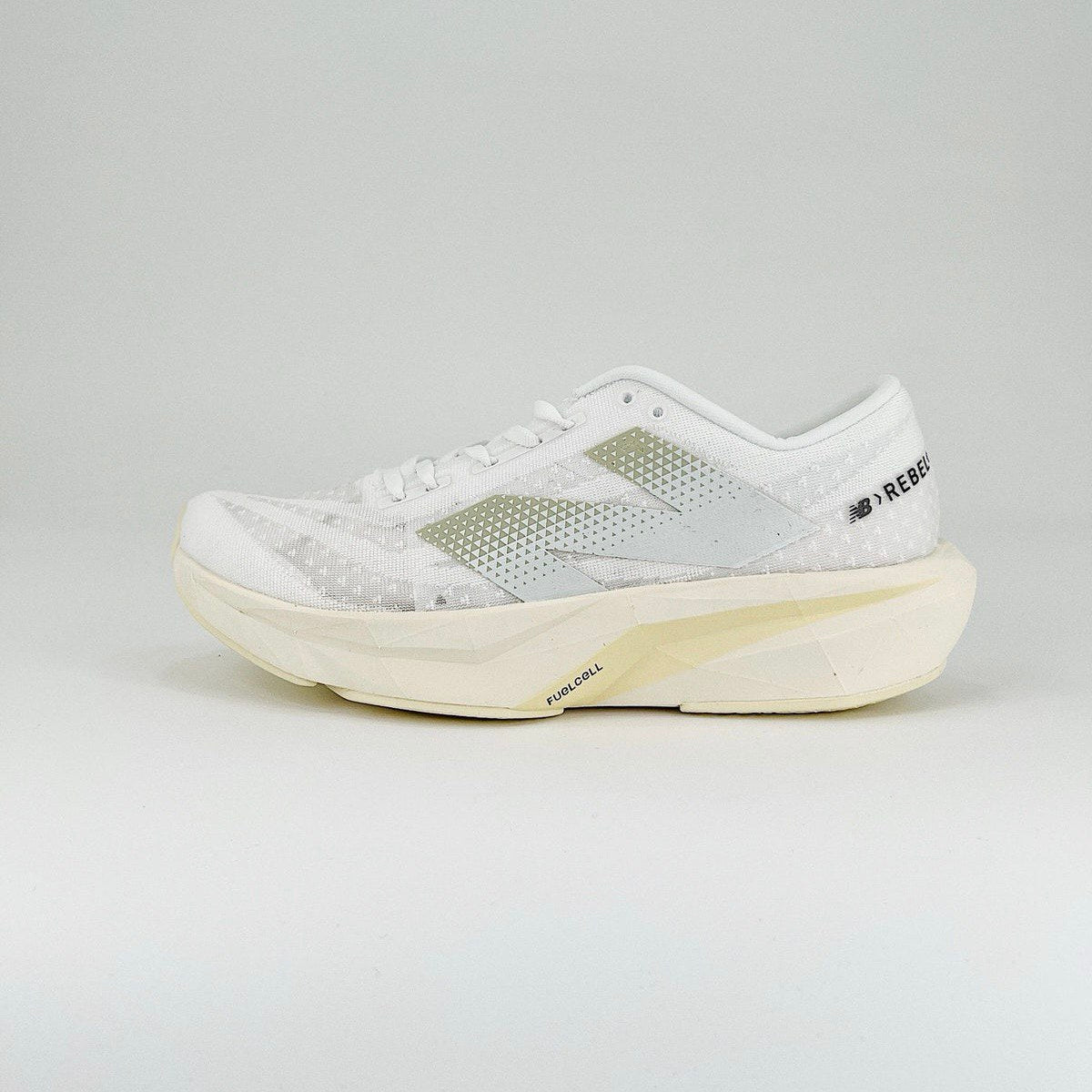 Tênis New Balance FuelCell Rebel V4 - Branco/White