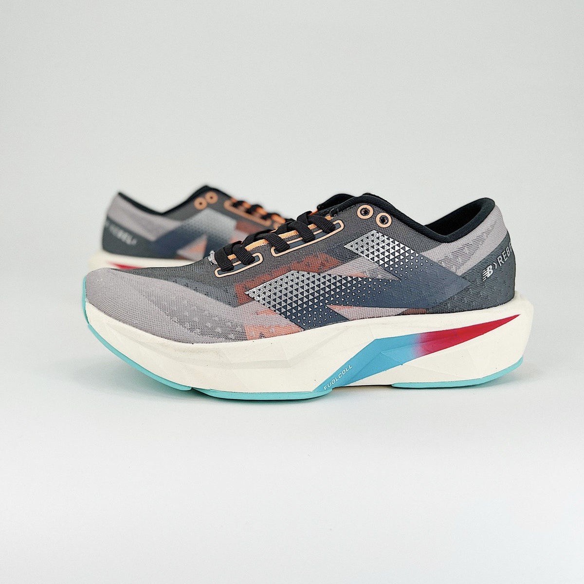 Tênis New Balance FuelCell Rebel V4 - Collor bluerose