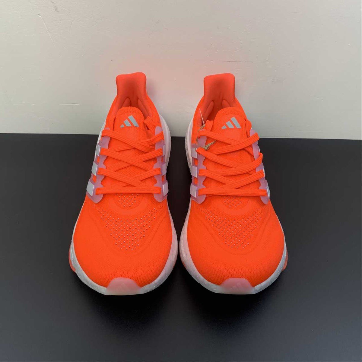 Tênis Adidas Ultraboost Light 23 Vermelho com Branco