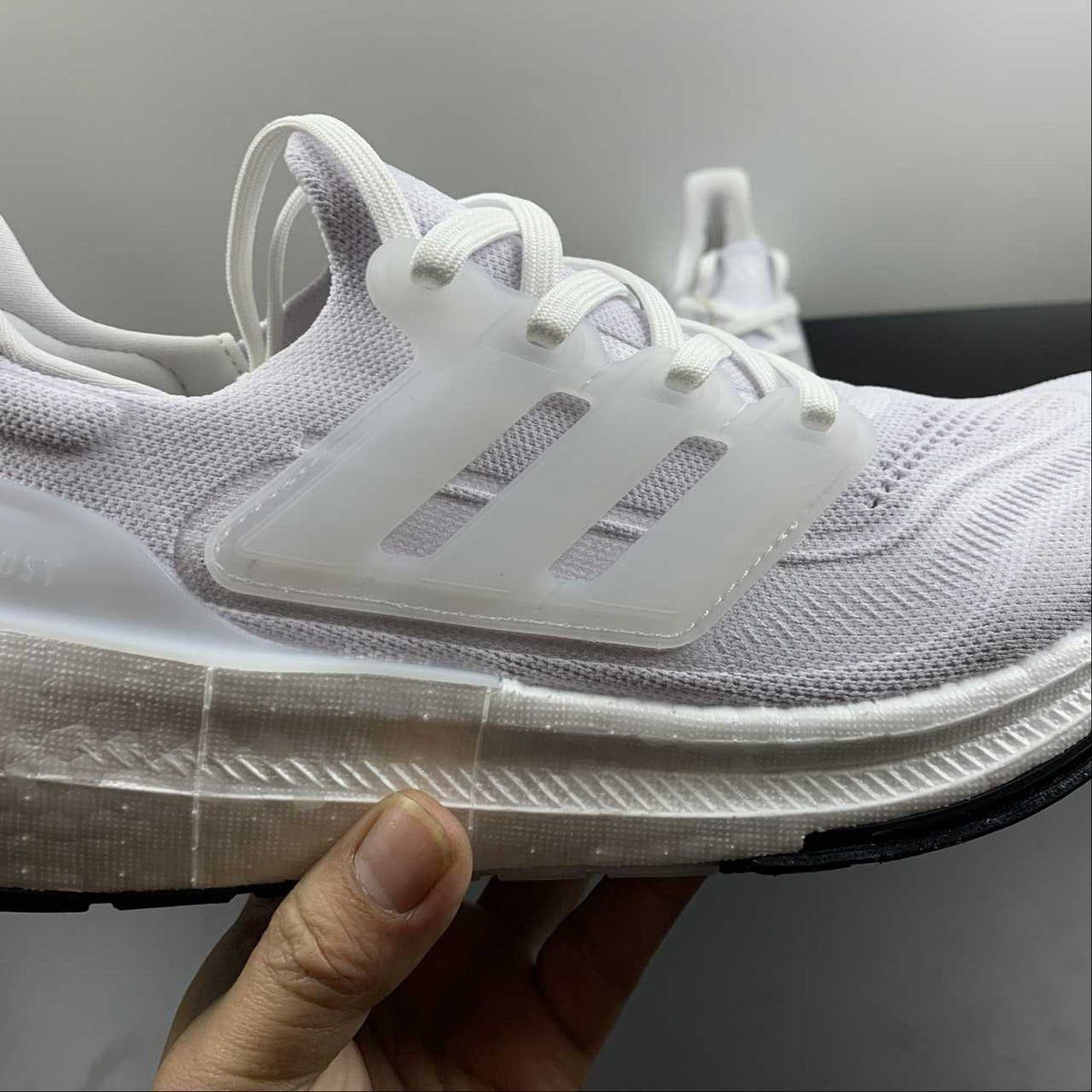 Tênis Adidas Ultraboost Light 23 Branco