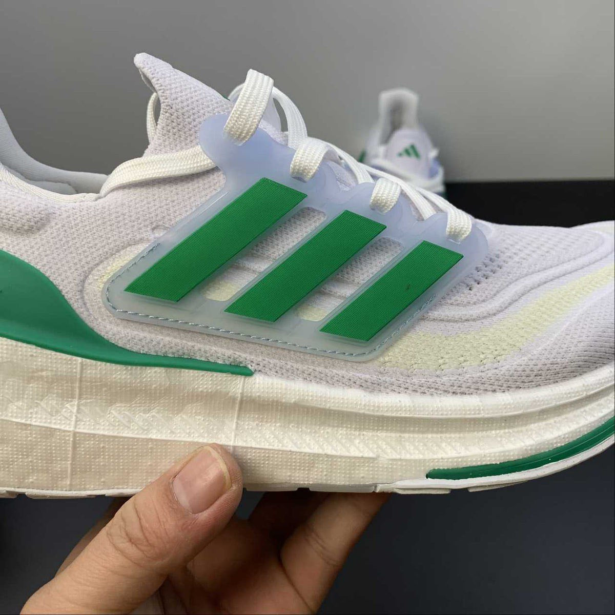Tênis Adidas Ultraboost Light 23 Branco com Verde