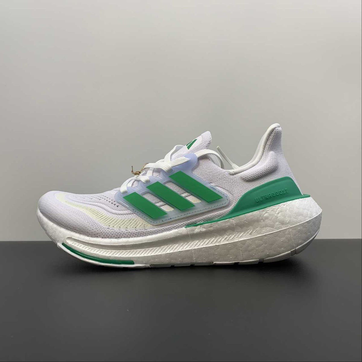 Tênis Adidas Ultraboost Light 23 Branco com Verde