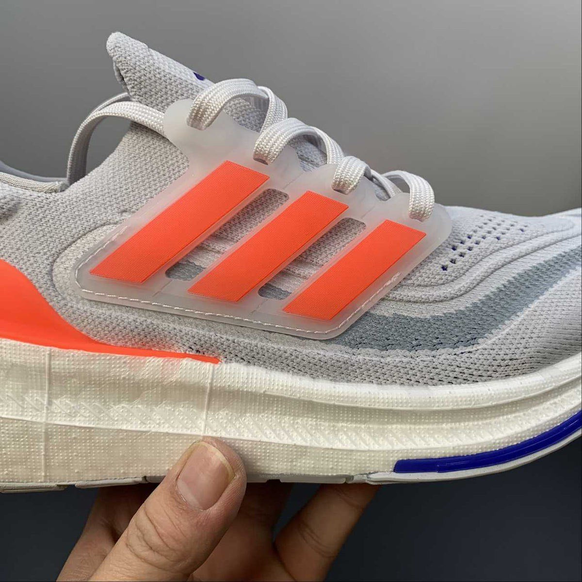 Tênis Adidas Ultraboost Light 23 Cinza com Laranja