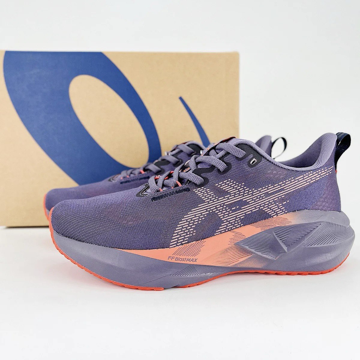 Tênis Asics Novablast 5 - Roxo com Vermelho