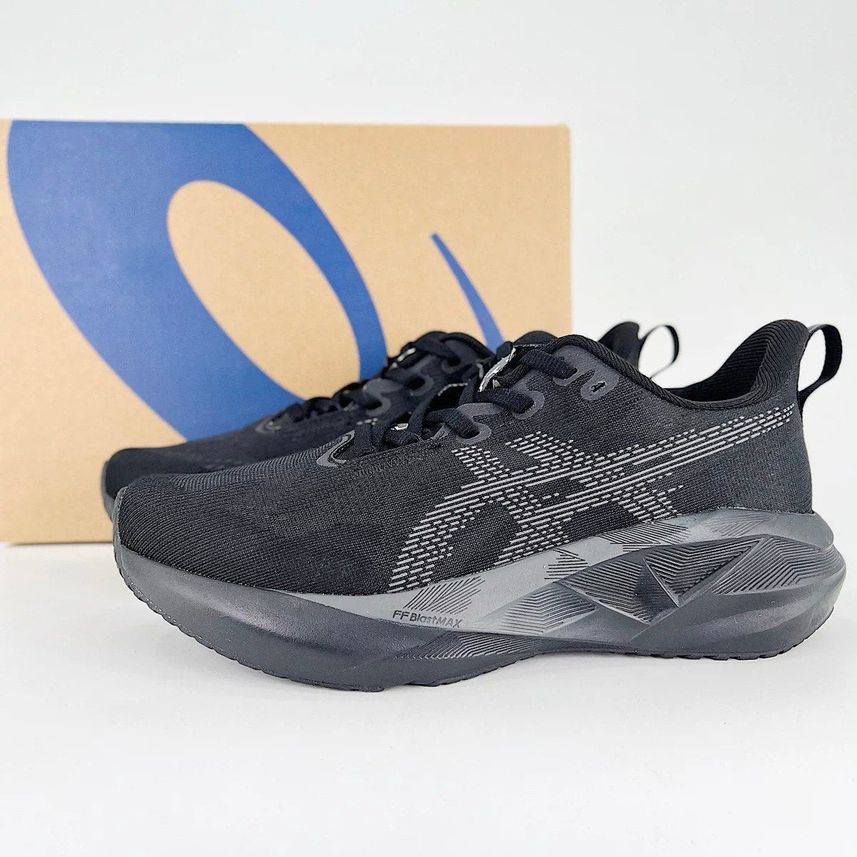 Tênis Asics Novablast 5 - Preto
