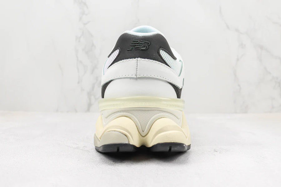 Tênis New Balance 9060 Sea Salt White Black