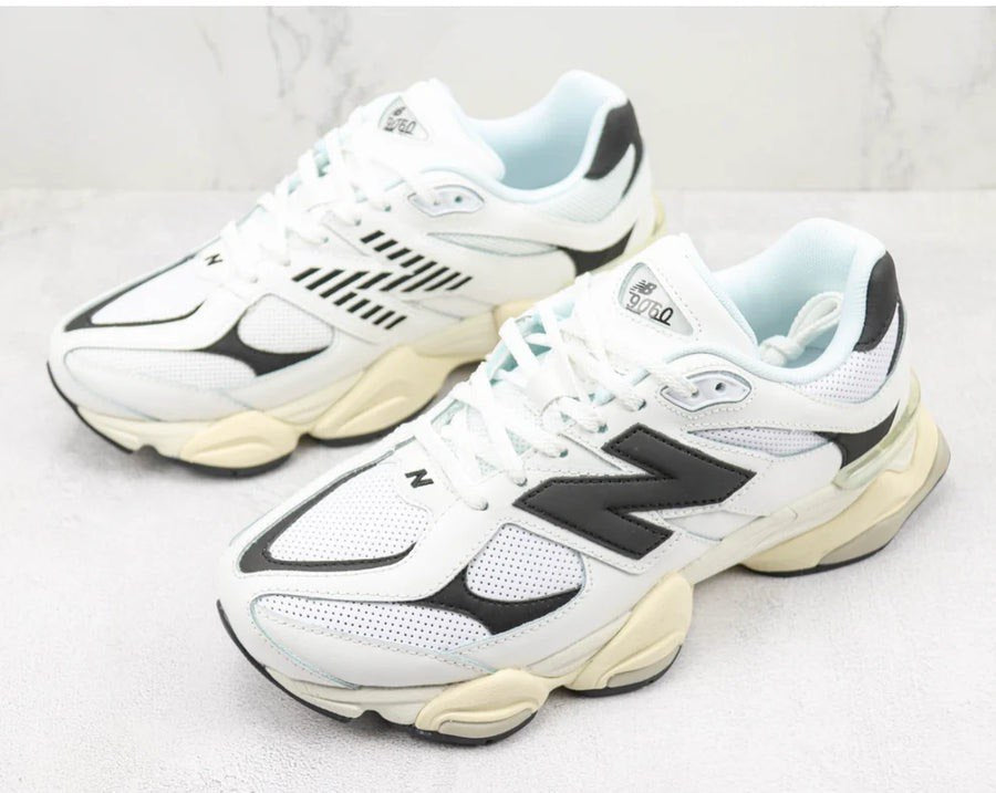 Tênis New Balance 9060 Sea Salt White Black
