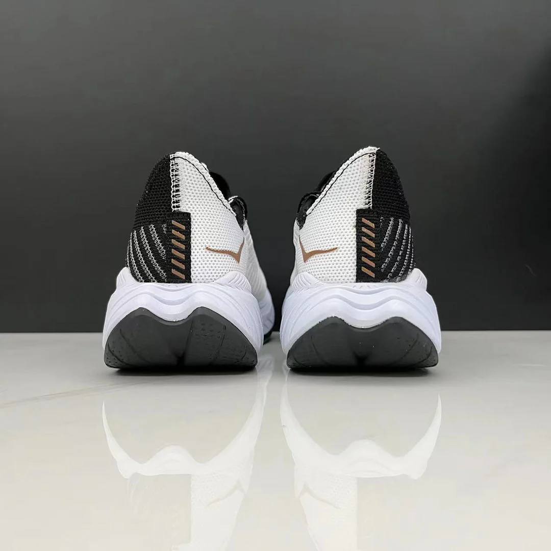 Tênis Hoka Carbon X3 - Preto/Branco