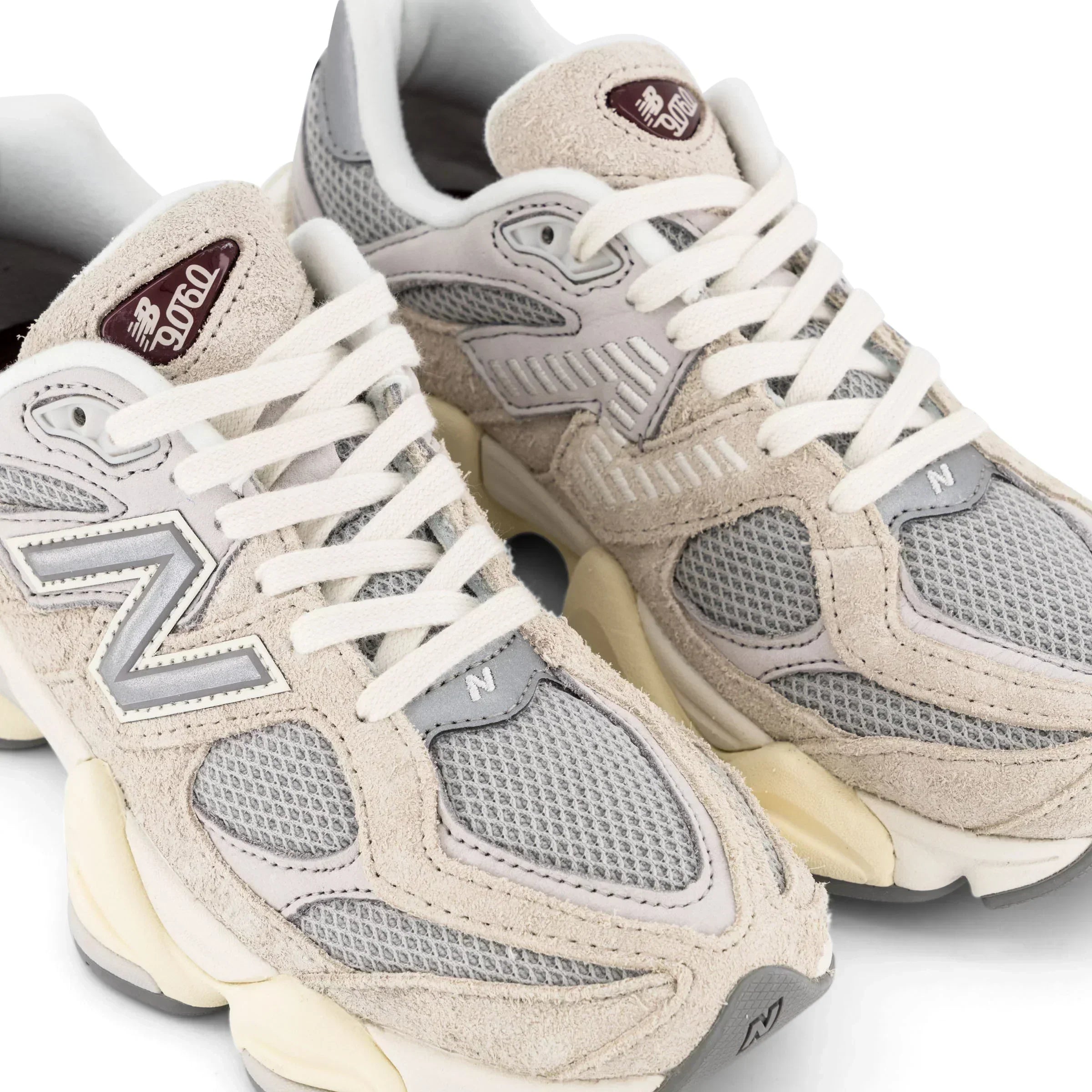 Tênis New Balance 9060 Lunar New Year Timberwolf Grey