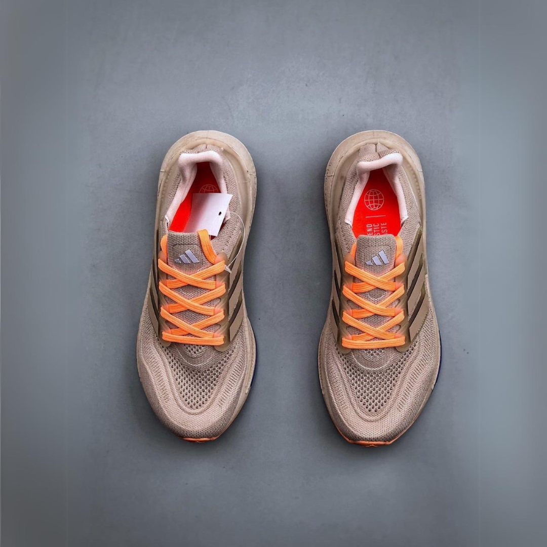 Tênis Adidas Ultraboost Light 23 Wonder Taupe Solar Red