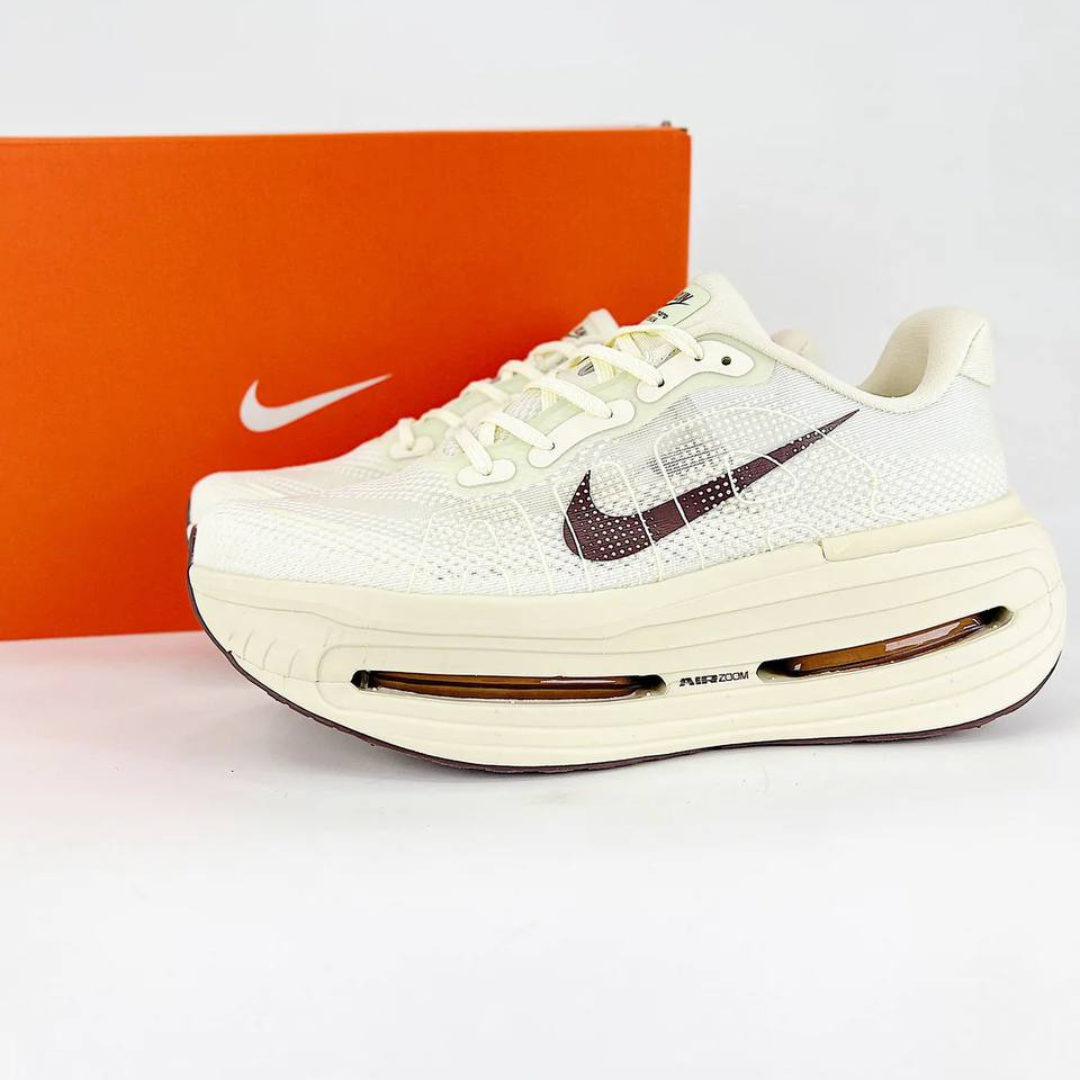 Tênis Nike Vomero Premium - Bege/Marrom