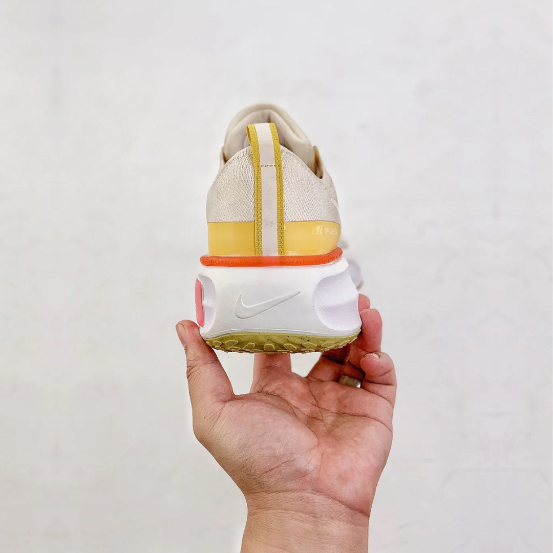 Tênis Nike Invincible Run 3 - Bege/Branco