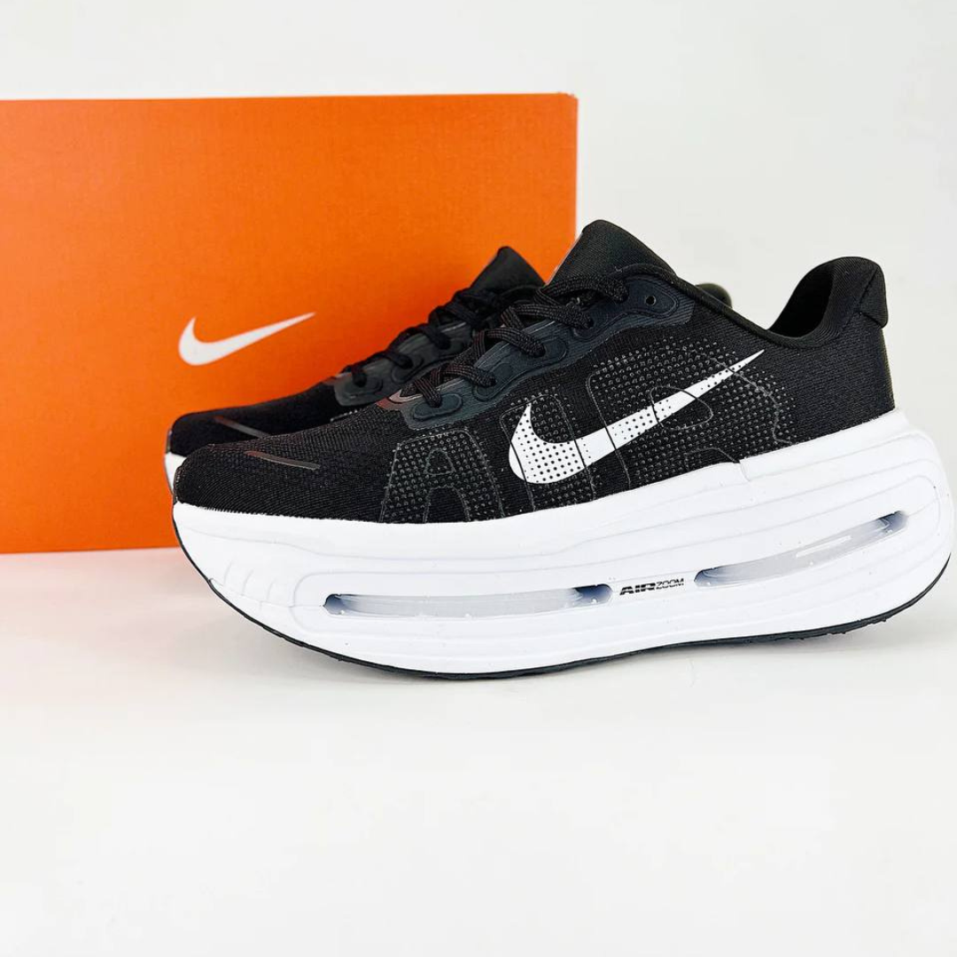 Tênis Nike Vomero Premium - Preto/Branco
