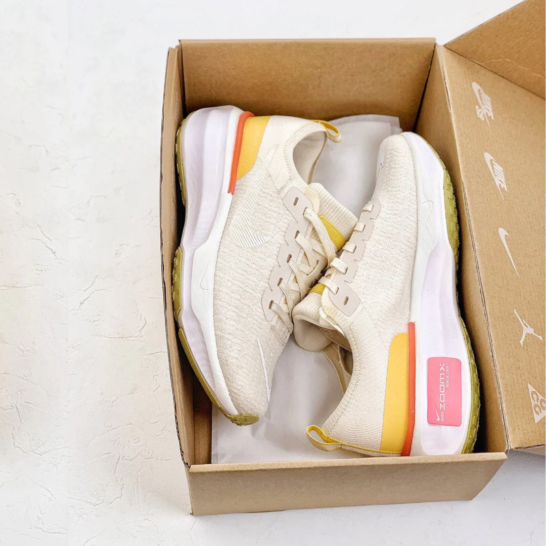 Tênis Nike Invincible Run 3 - Bege/Branco