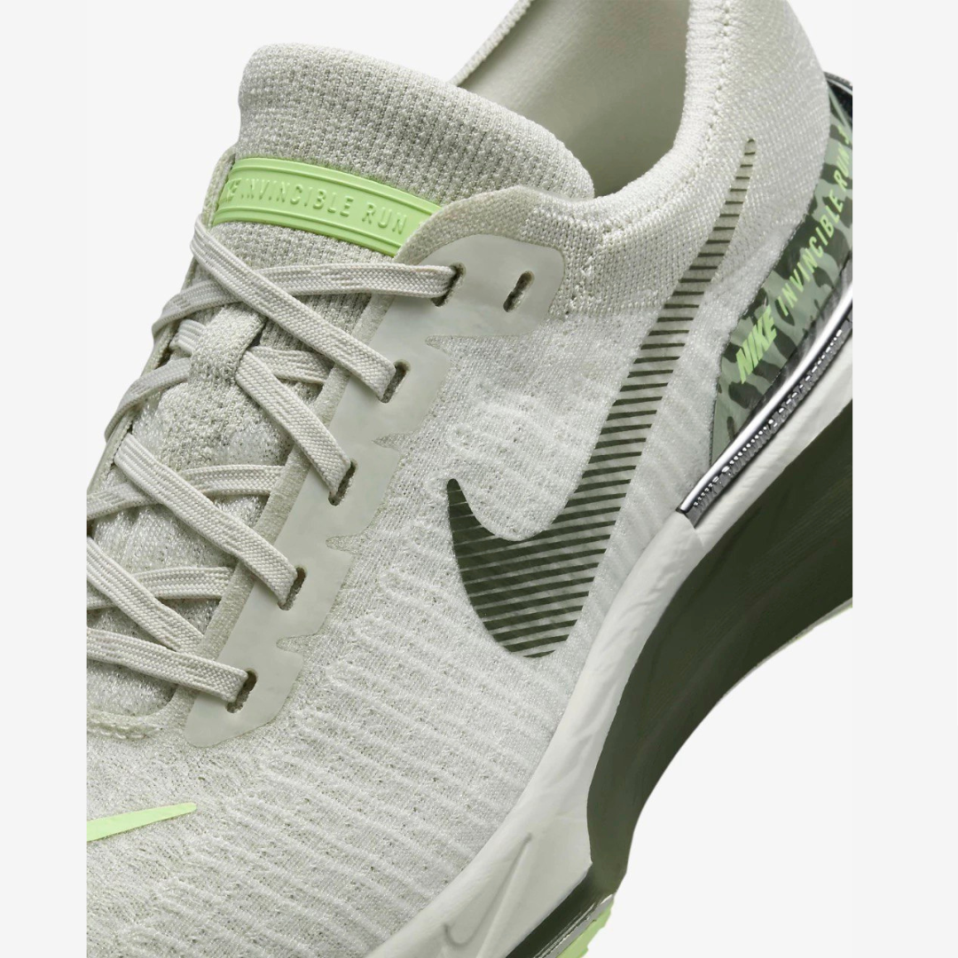 Tênis Nike Invincible Run 3 Premium - Light Bone/Barely Volt
