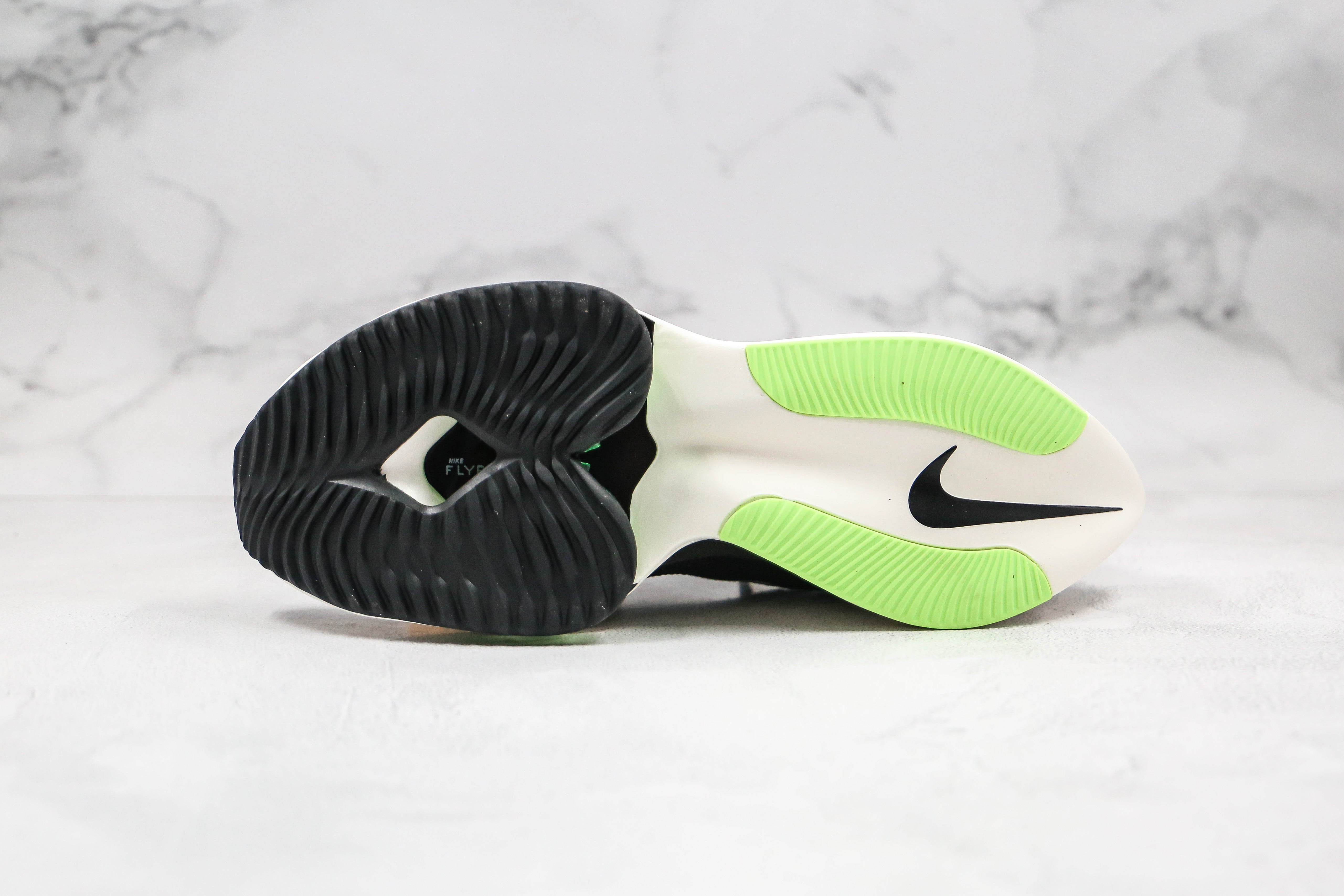 Tênis Nike Air Zoom Alphafly Next% 1 - Preto/Branco