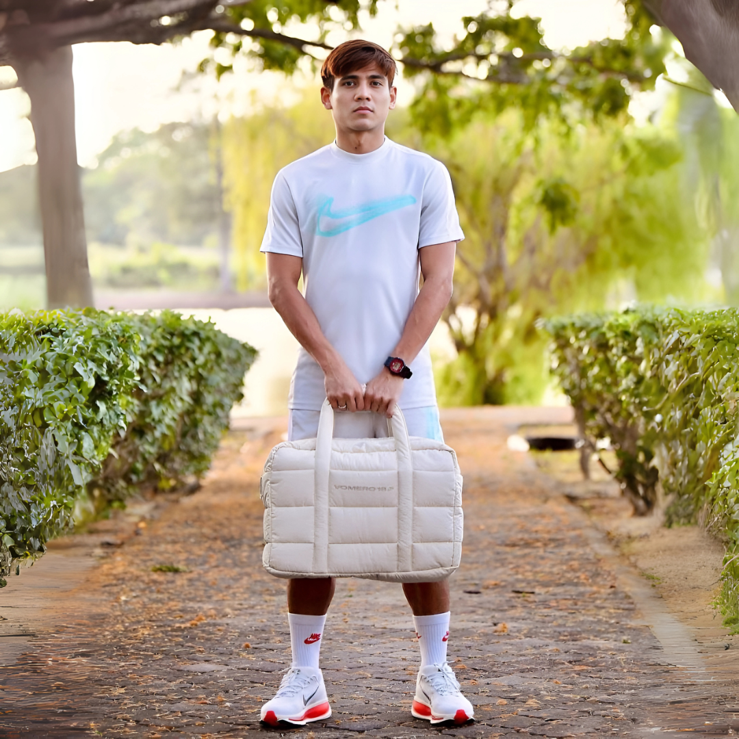 Tênis Nike Vomero 18 - Branco/Vermelho