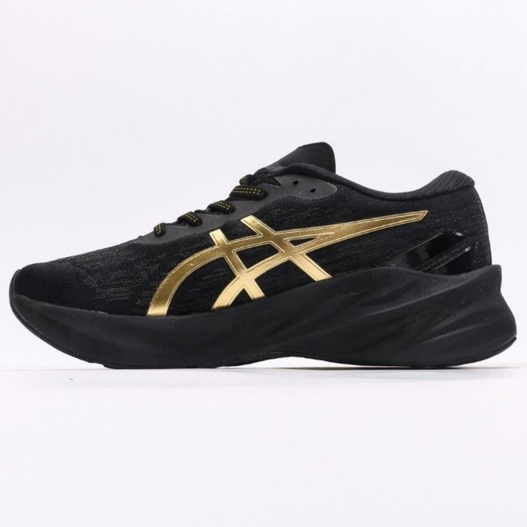 Tênis Asics Novablast 3 Preto/Dourado