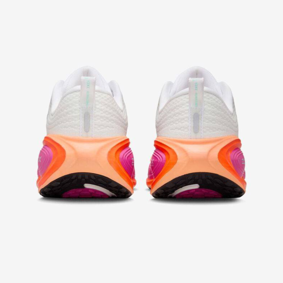 Tênis Nike Vomero Plus - Branco/Laranja/Rosa Fogo